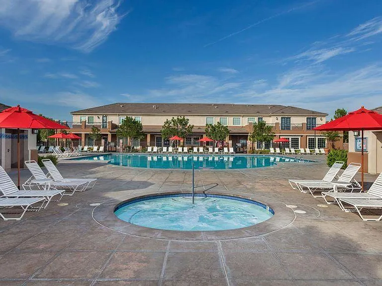 parkhouse-pool-1024x595