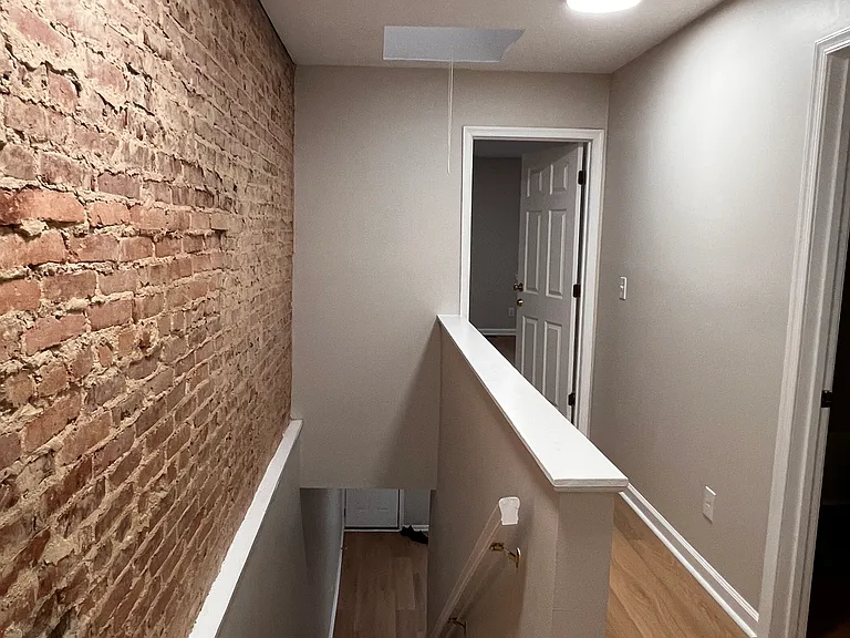 131 N Rose St — Photo 8