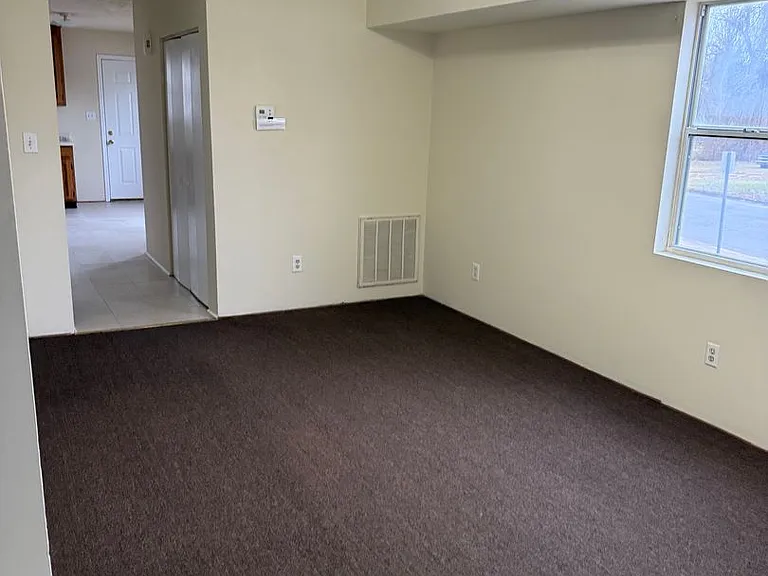 1016 Southern Ave — Photo 2