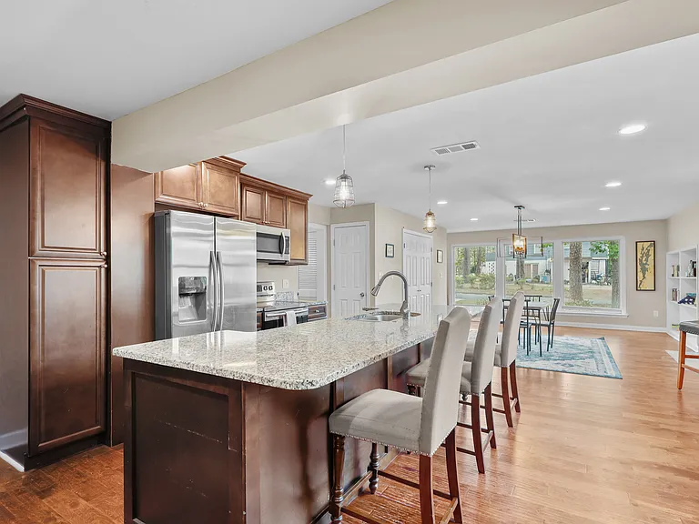 1650 E Duffy St — Photo 8