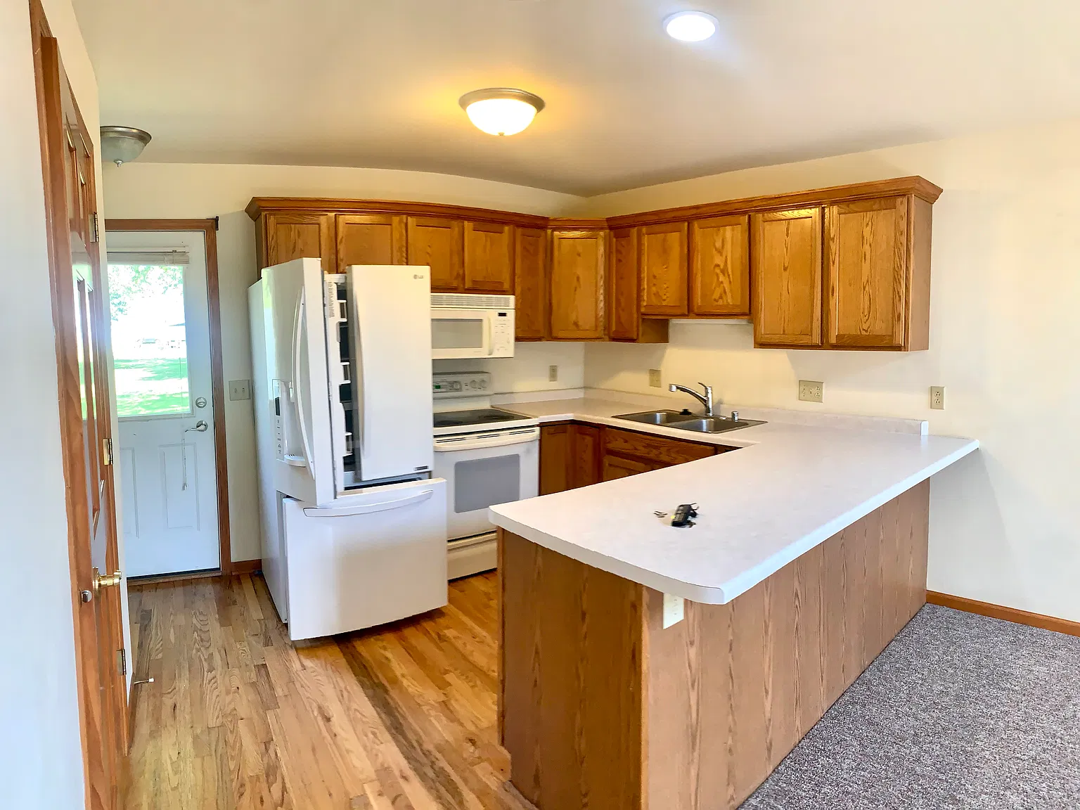2 bed, 1.5 bath, 1200 sqft, $1,275 — Photo 3