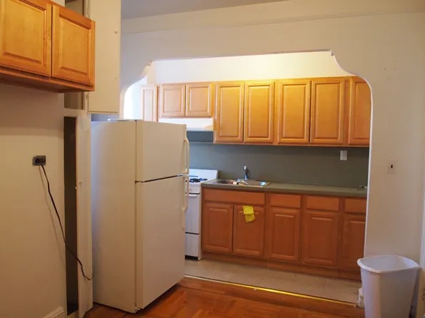 1940 Clinton Avenue image 1 of 3