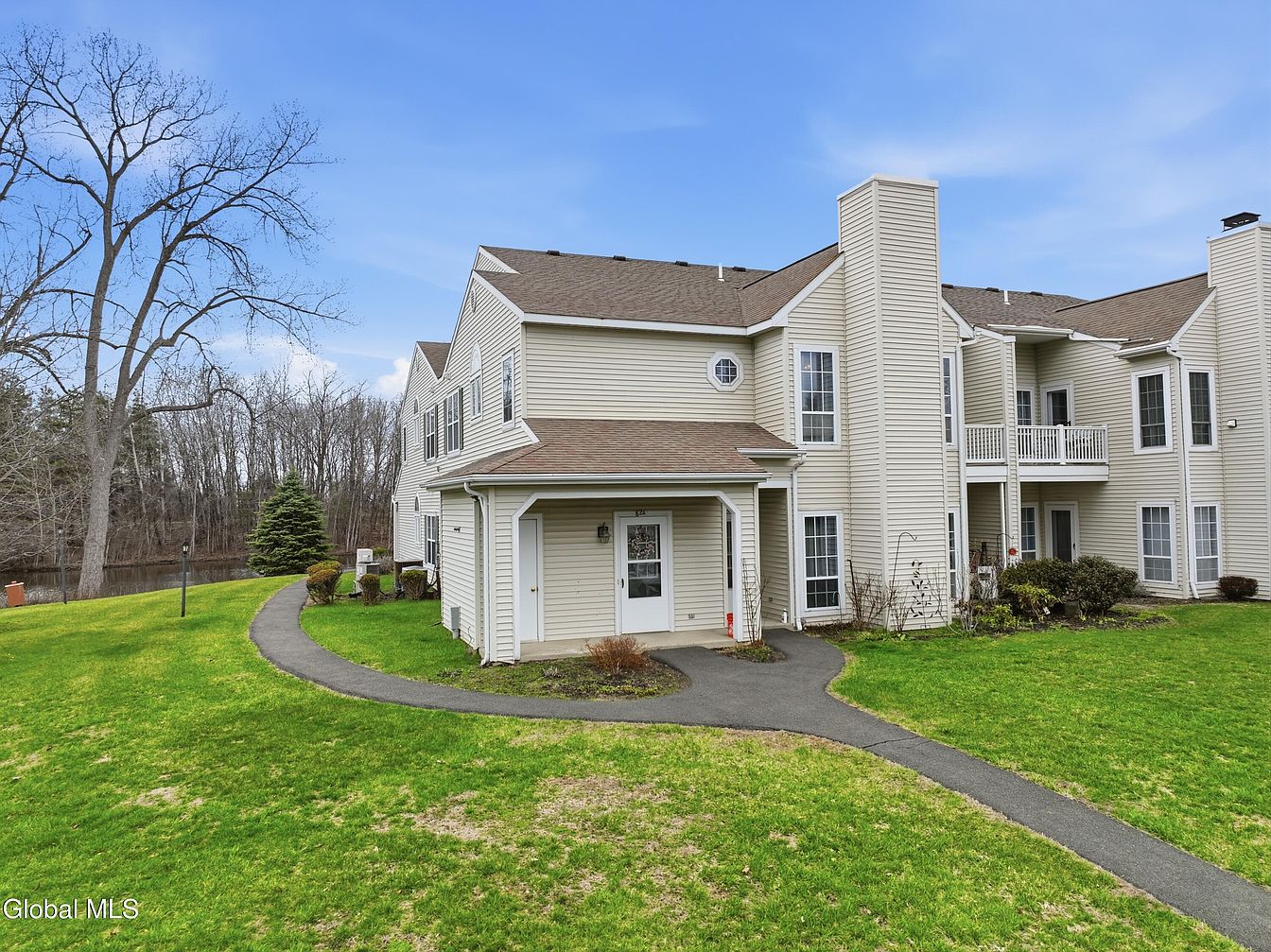 1st image of 824 Ridge Circle
