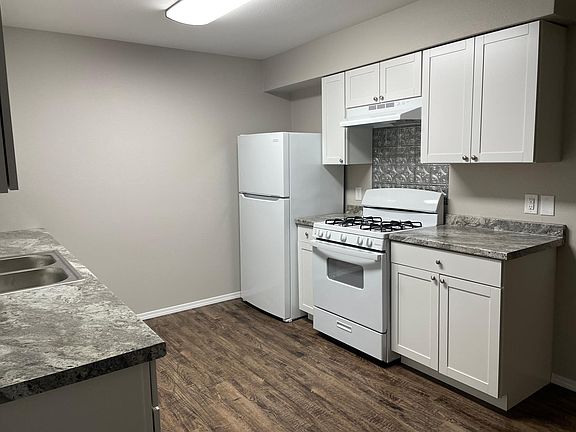 2nd image of 1200 E N St APT F