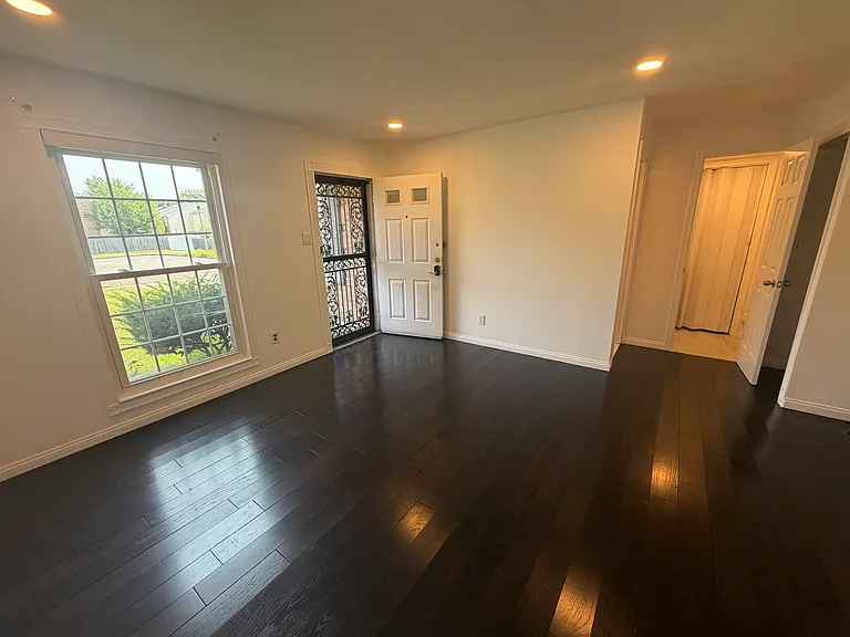 8426 Brunswick Pl — Photo 11