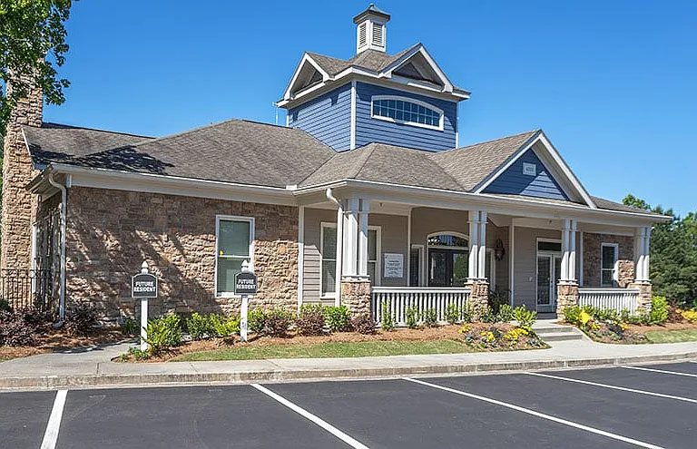 Grand Oasis Apartment Homes — Photo 4