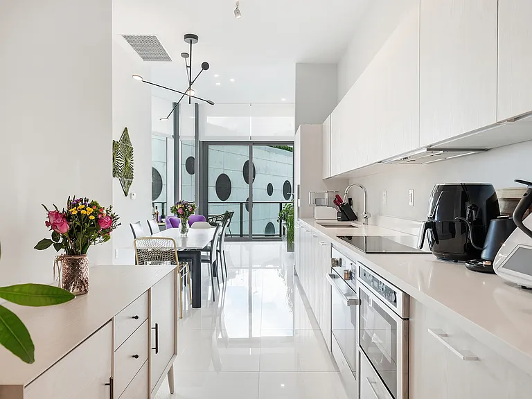501 NE 31st St #401 — Photo 3