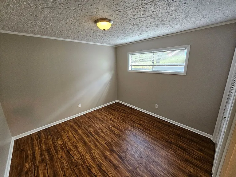 Willow Terrace Apartments — Photo 11