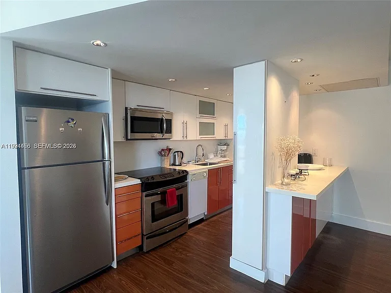 5313 Collins Ave #704 — Photo 7