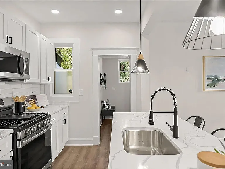 614 Stamford Rd — Photo 9