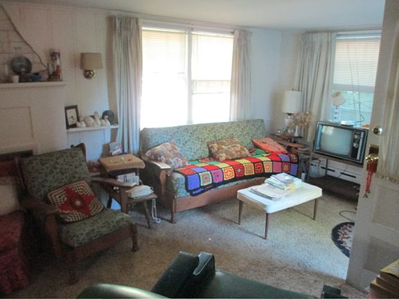 4th image of 500 Wiggins St
