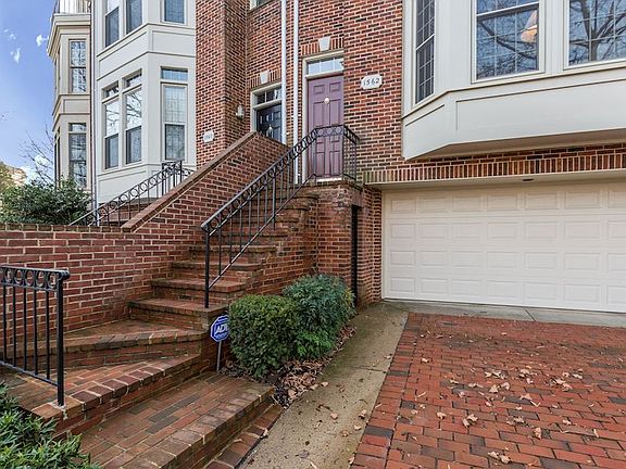 1562 N. Colonial Terrace