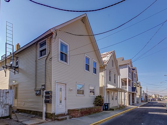 3rd image of 4 South St APT 1