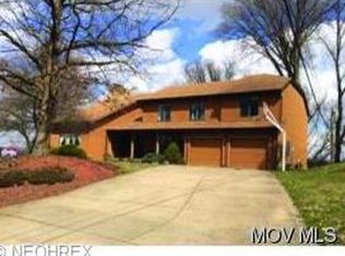 12 Lynnwood Dr, Vienna, WV 26105
