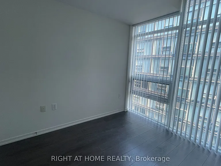 36 Lisgar St #Penthouse 03W — Photo 13