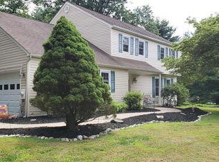 19 Kuhn Dr, Furlong, PA 18925