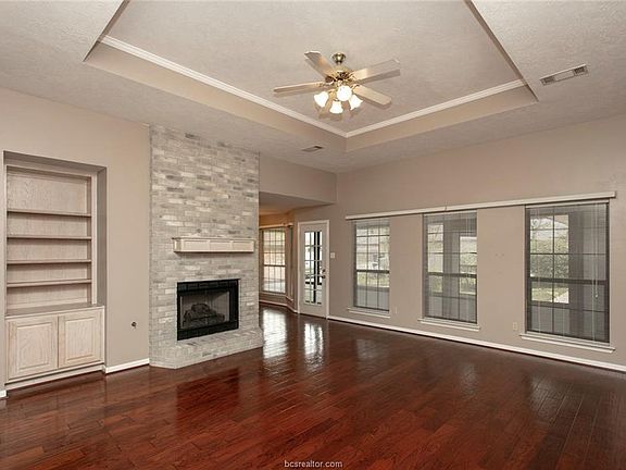4th image of 1502 Southern Plantation Dr
