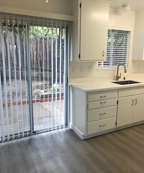 2111 Overlook Dr #B — Photo 3