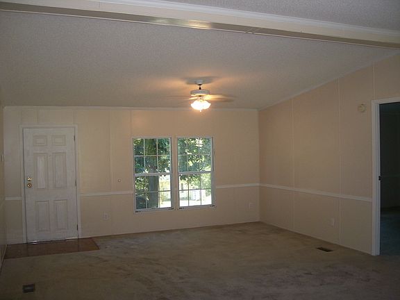 4th image of 947 Jordan Cir