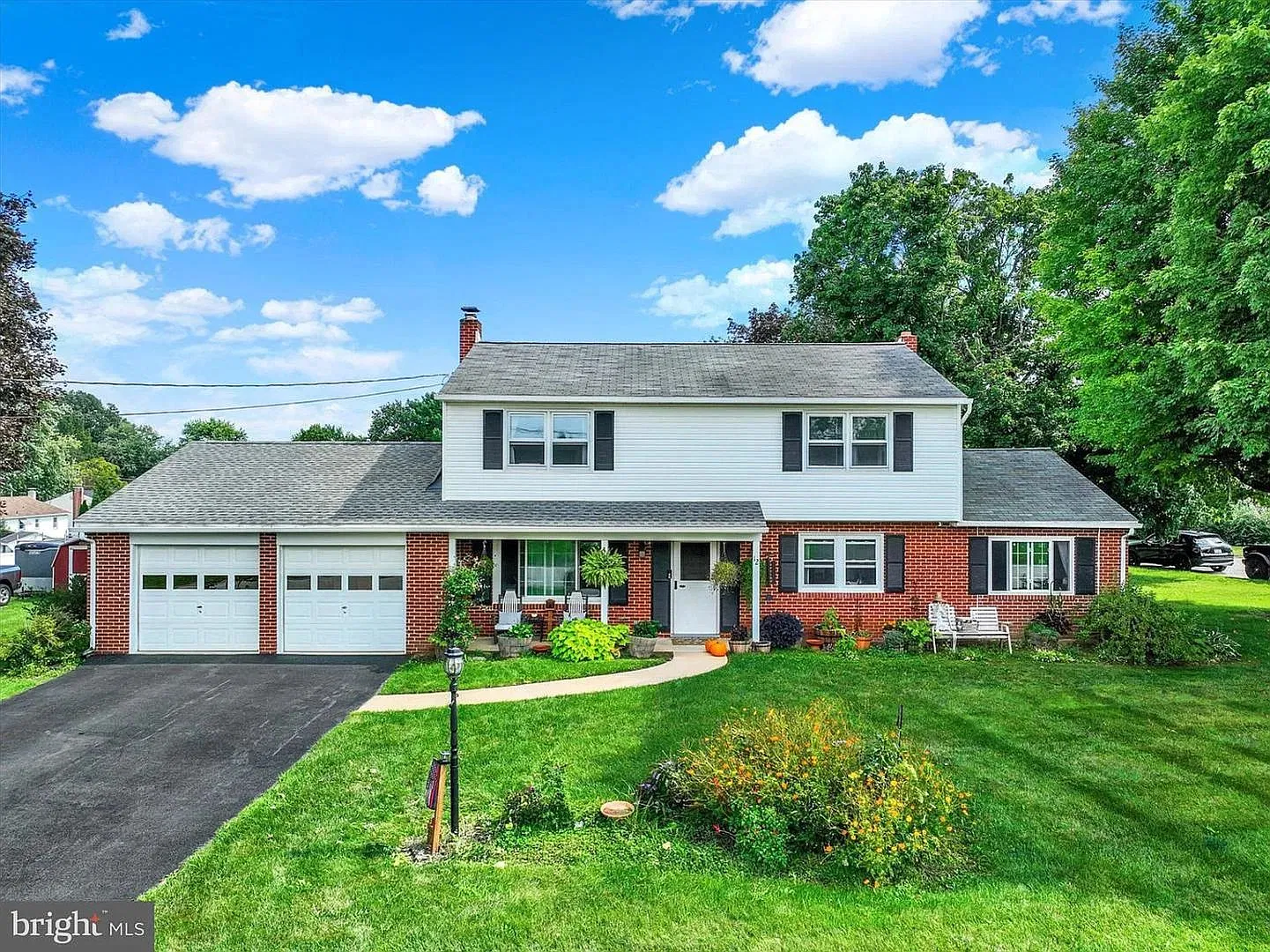 Spacious 4BR House in Shrewsbury — Photo 1