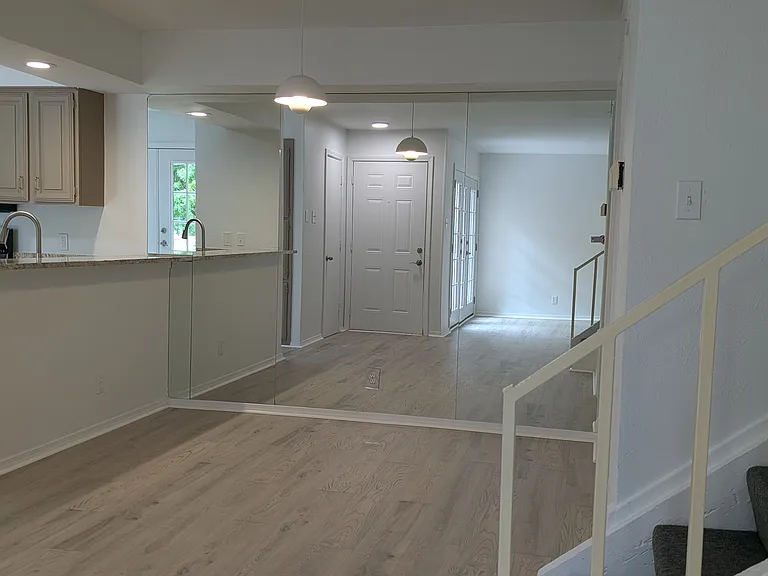 5200 Martel Ave #7D — Photo 7