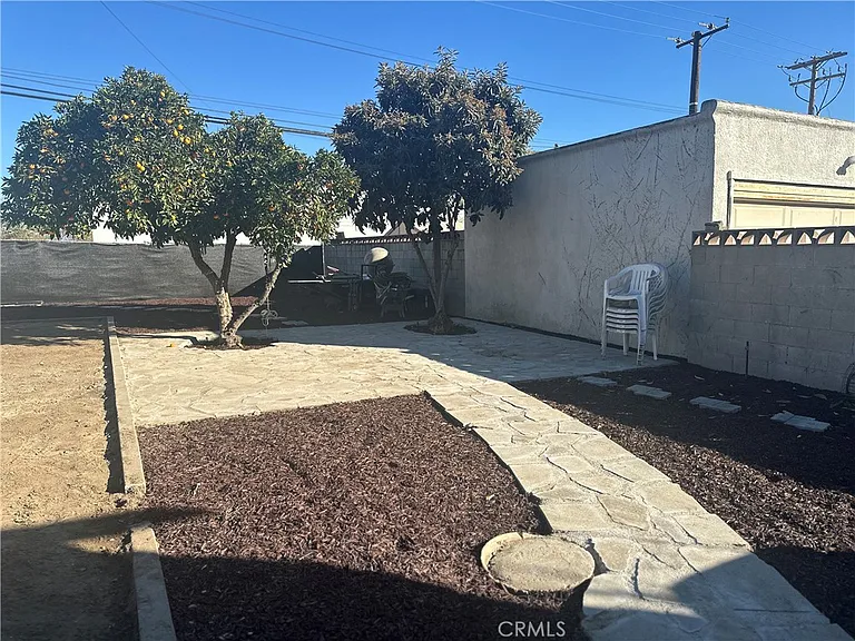 1054 N Euclid Ave — Photo 25