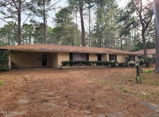 827 Briarfield Rd, Jackson, MS 39211