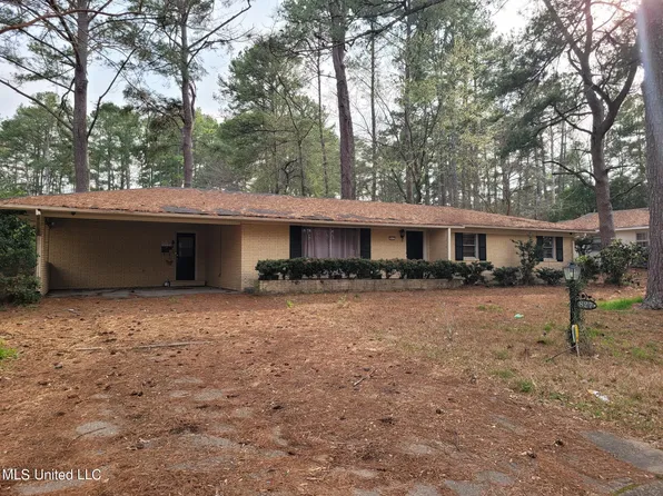 827 Briarfield Rd, Jackson, MS 39211