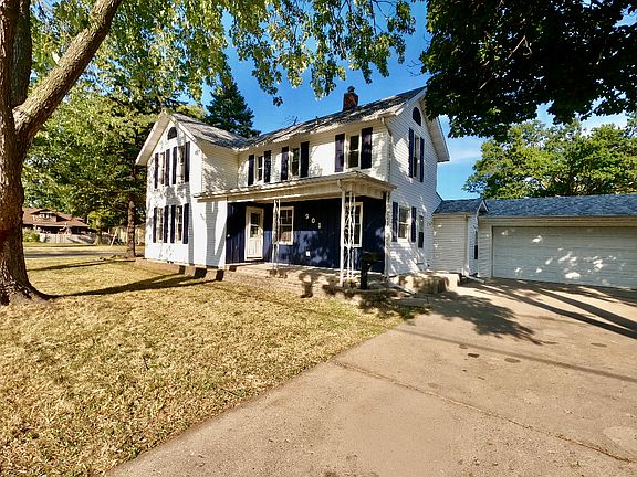 2nd image of 901 Avenue A
