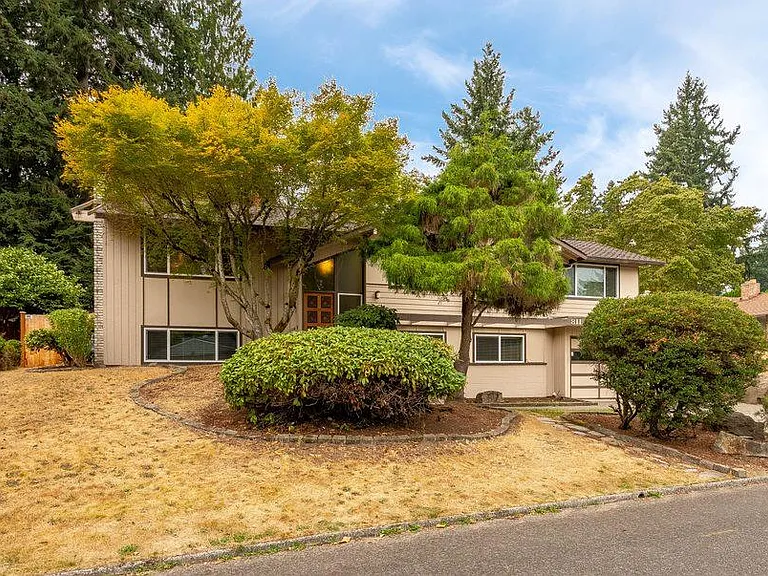 811 170th Pl NE — Photo 2