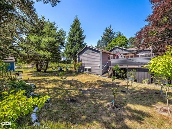 425 County Rd, Manzanita, OR 97130