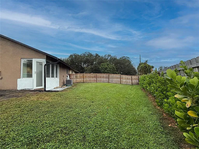 4999 Dover Cir — Photo 15