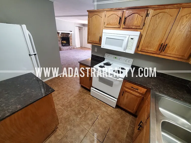 6011 N Forest Ave — Photo 7