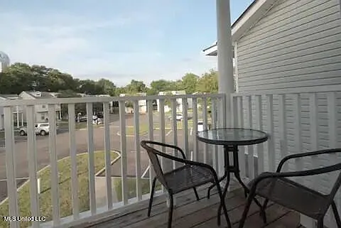 3 bed, 3.0 bath, 1283 sqft, $1,950 — Photo 3