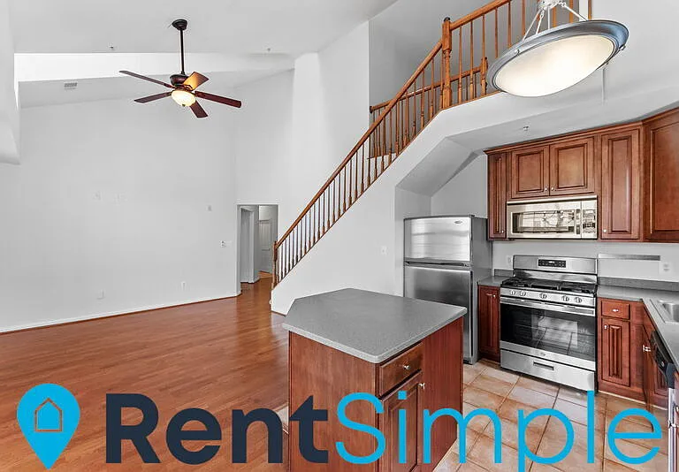 21210 McFadden Sq #402 — Photo 37