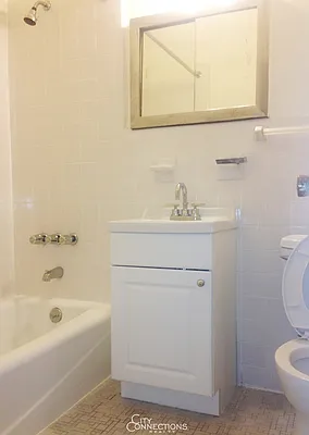 Rented by City Connections Realty | media 4