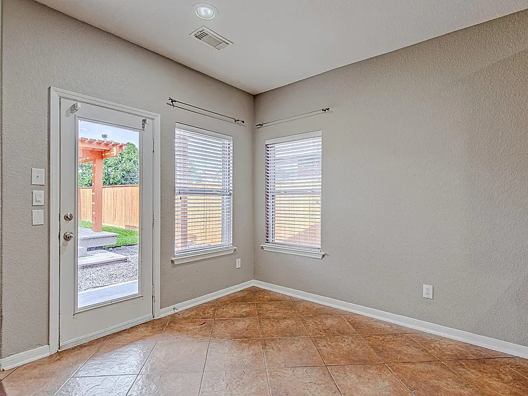 7507 Trail Holw — Photo 14