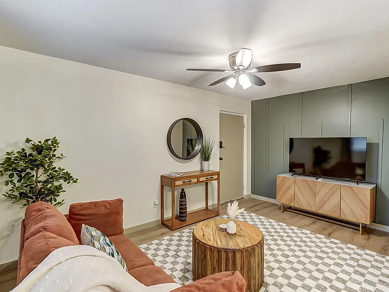 3122 Durrell Ave — Photo 1