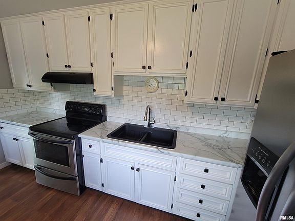 5th image of 3700 W Warwick Dr