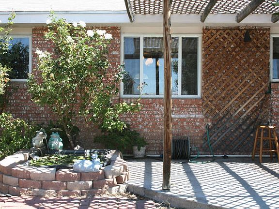 3rd image of 3811 La Charles Dr NE