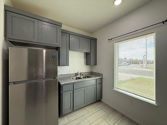 5th image of 5819 Colegio Ln