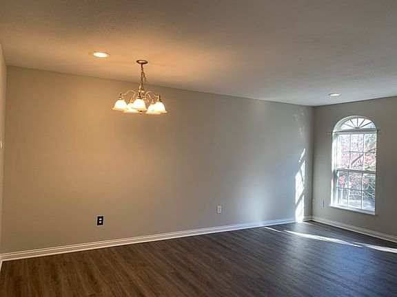 5th image of 3031 N Armory Dr