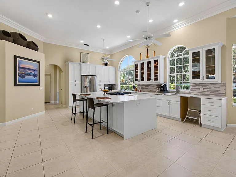 1048 Diamond Head Way — Photo 11