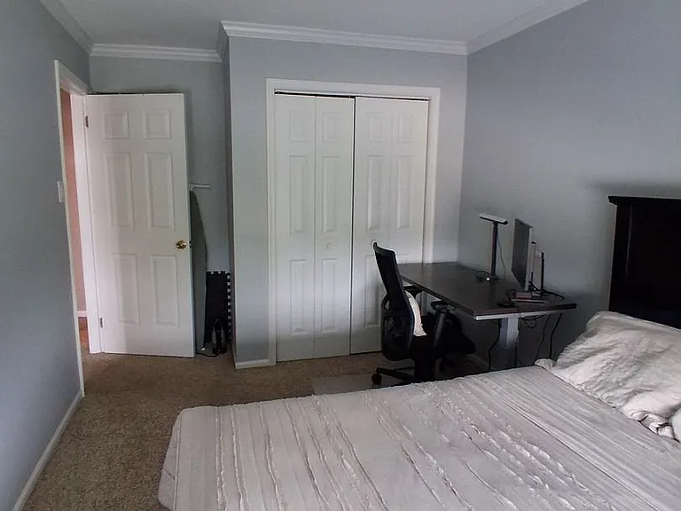 660 Longwood Rd — Photo 15