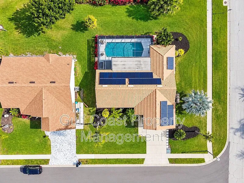 3 bed, 2.0 bath, 1617 sqft, $2,300 — Photo 2