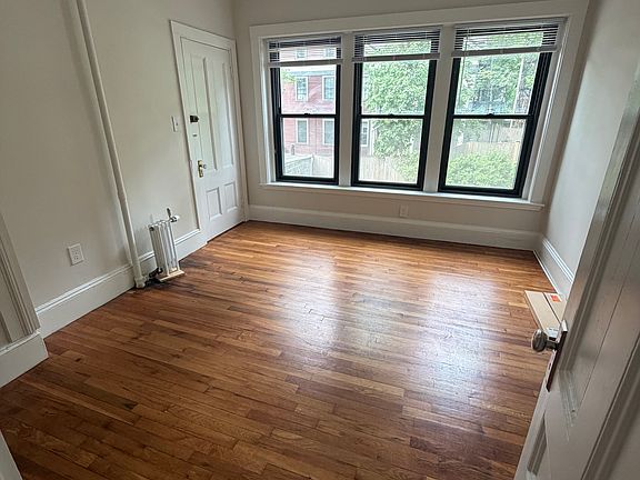 5th image of 1040 Commonwealth Ave #204