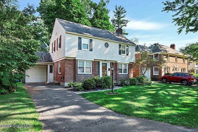 3rd image of 25 Cambridge Road