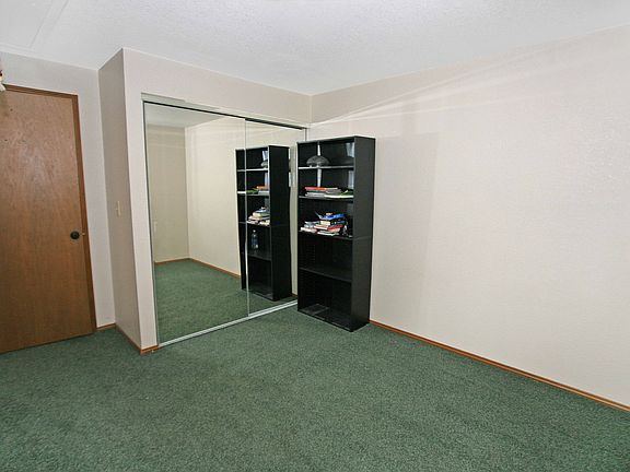 4th image of 13175 Lakeridge Cir NW