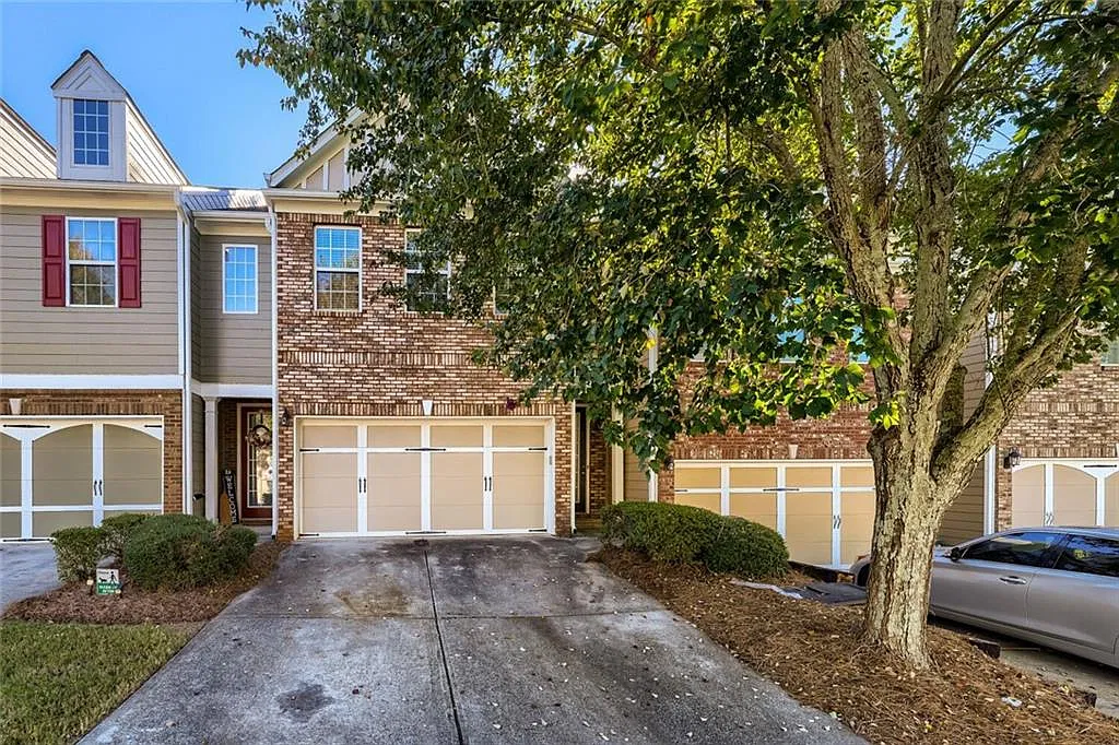 3 bed, 2.5 bath, 1832 sqft, $2,300 — Photo 4