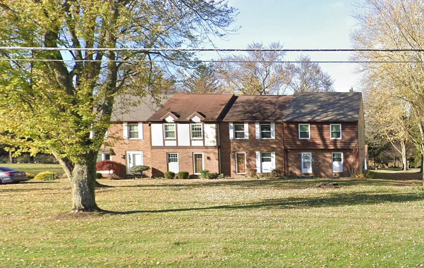 2 bed, 1.5 bath, 1268 sqft, $1,300 — Photo 1